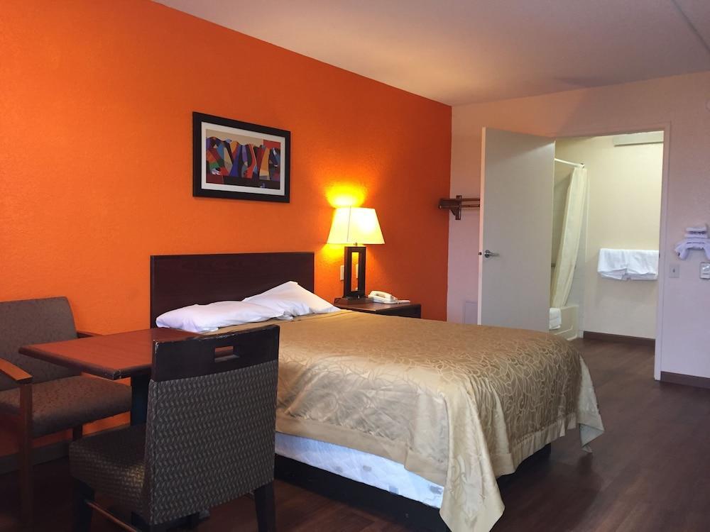 Americas Best Value Inn-Pittsburgh Airport Coraopolis Екстериор снимка