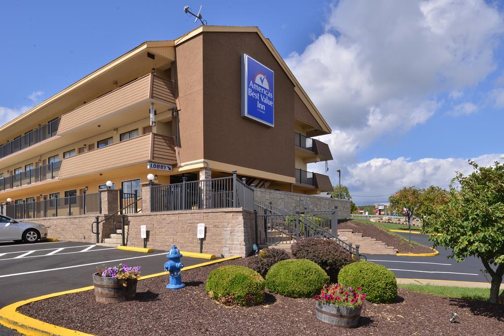 Americas Best Value Inn-Pittsburgh Airport Coraopolis Екстериор снимка