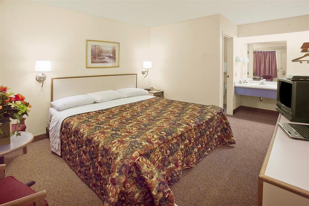 Americas Best Value Inn-Pittsburgh Airport Coraopolis Стая снимка