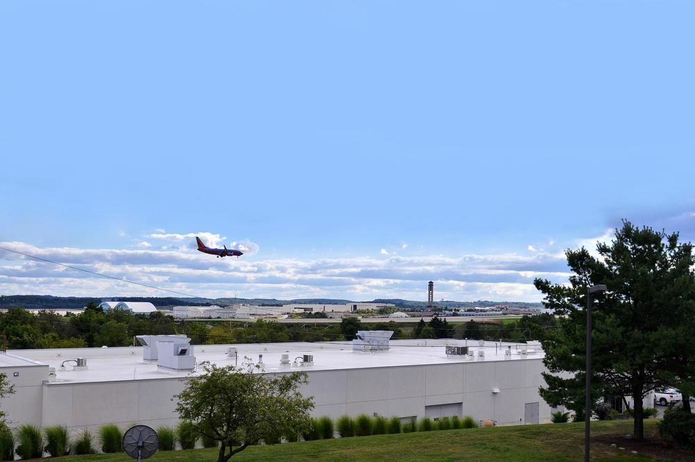 Americas Best Value Inn-Pittsburgh Airport Coraopolis Екстериор снимка