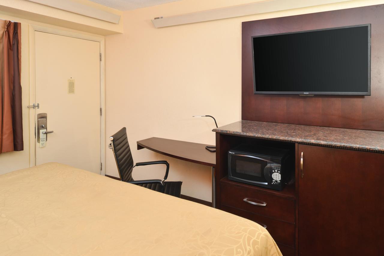 Americas Best Value Inn-Pittsburgh Airport Coraopolis Екстериор снимка