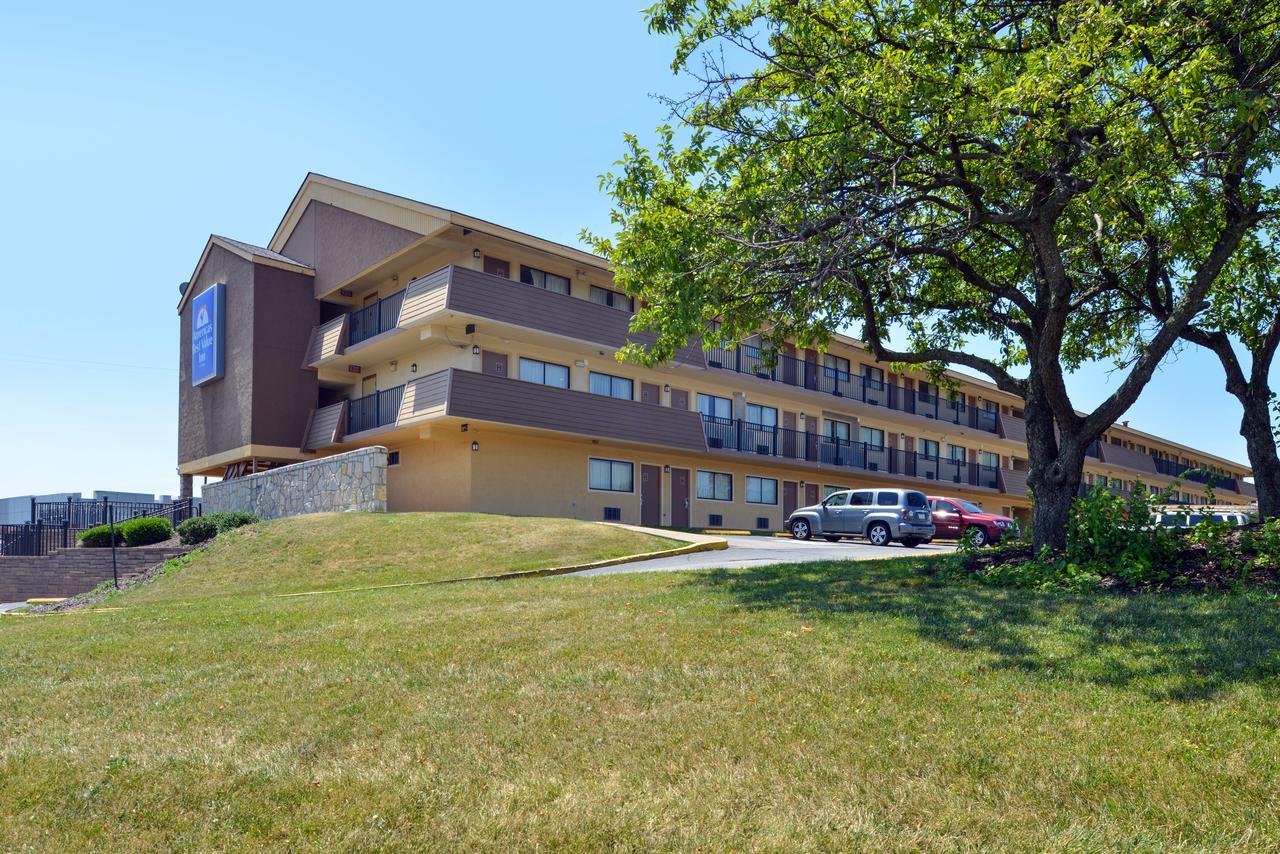 Americas Best Value Inn-Pittsburgh Airport Coraopolis Екстериор снимка