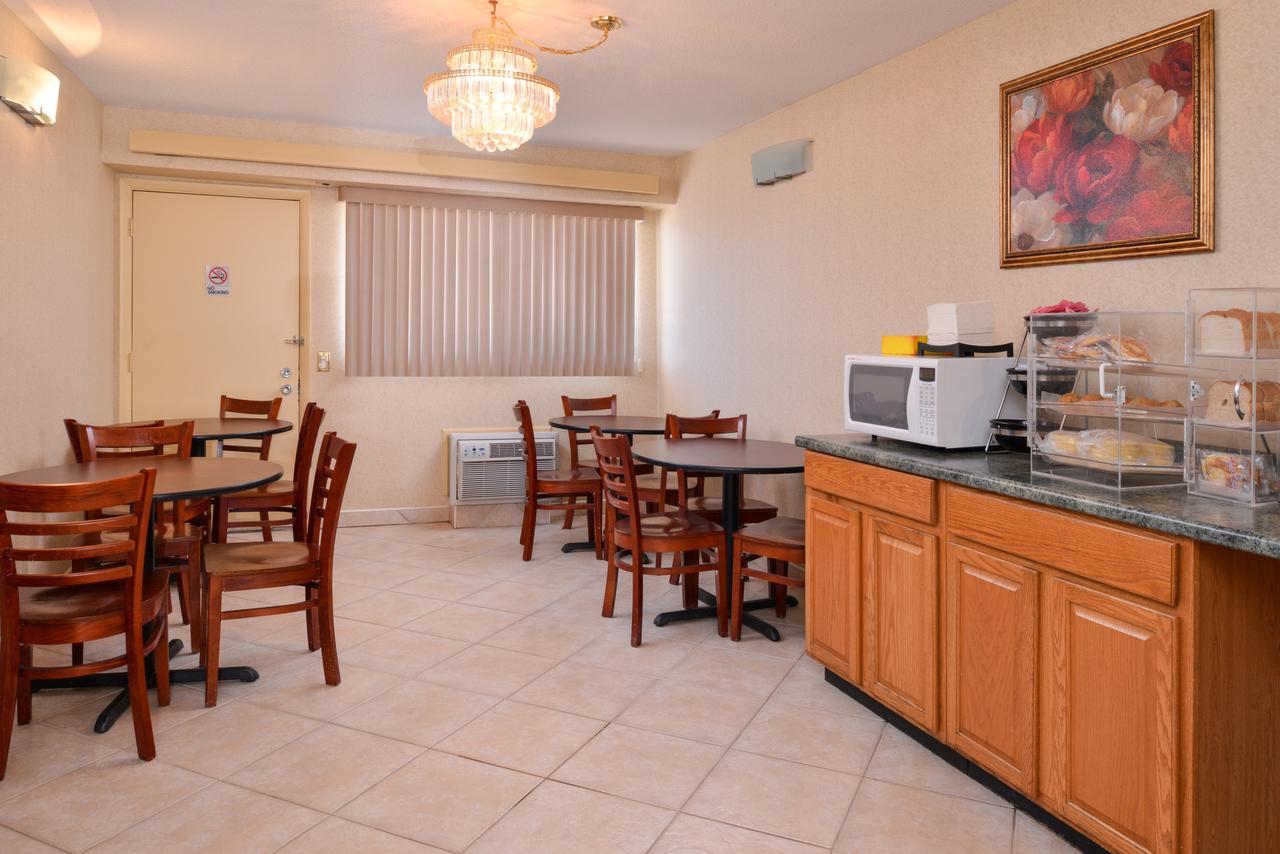Americas Best Value Inn-Pittsburgh Airport Coraopolis Екстериор снимка