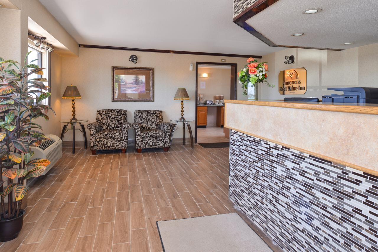 Americas Best Value Inn-Pittsburgh Airport Coraopolis Екстериор снимка