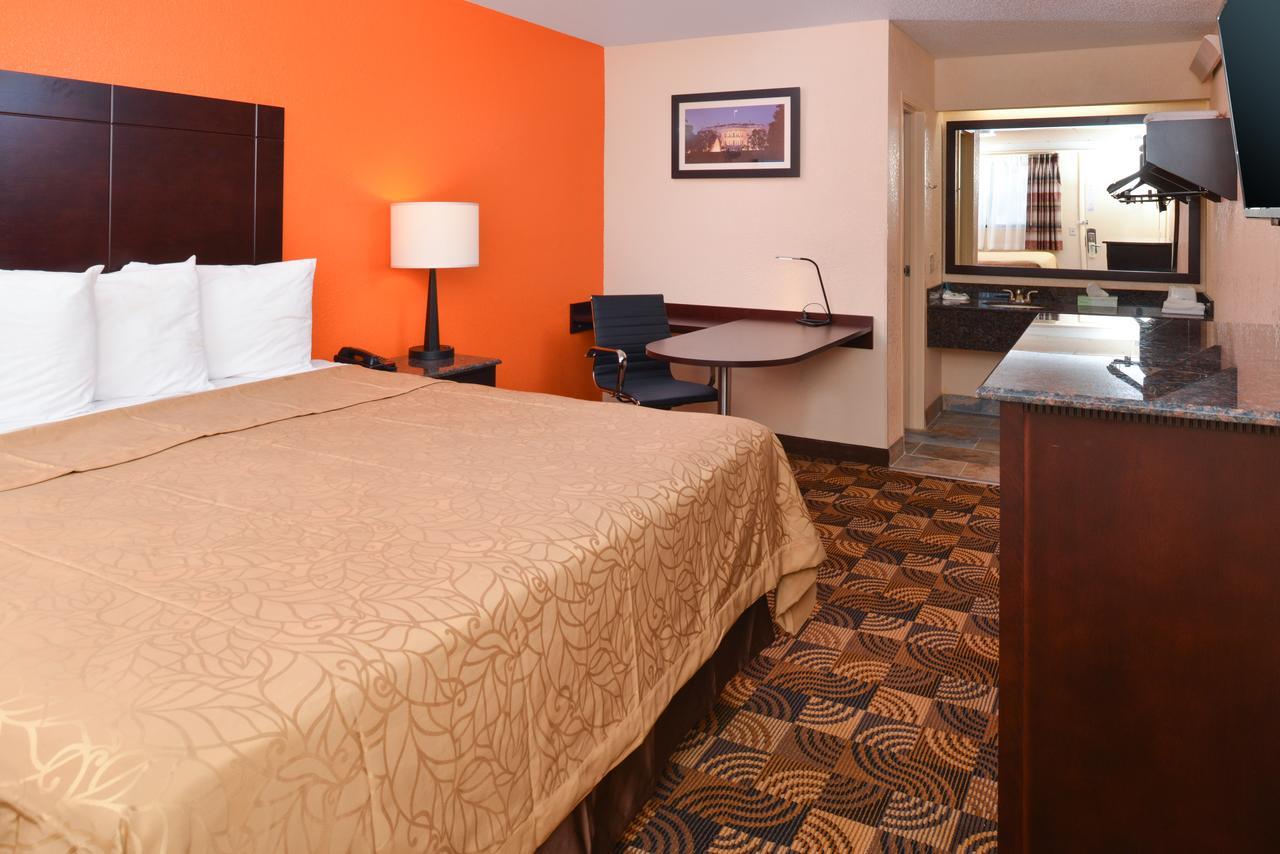 Americas Best Value Inn-Pittsburgh Airport Coraopolis Екстериор снимка