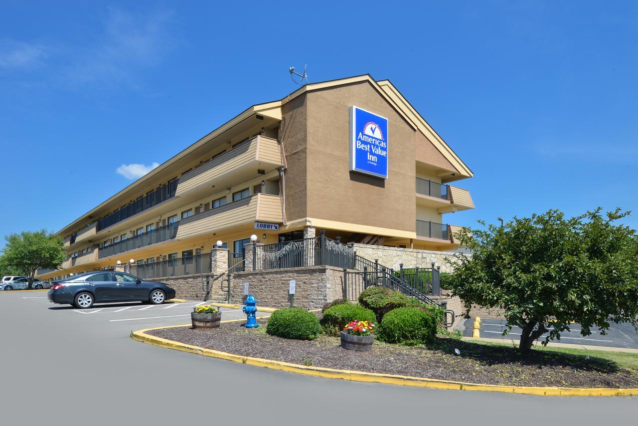 Americas Best Value Inn-Pittsburgh Airport Coraopolis Екстериор снимка