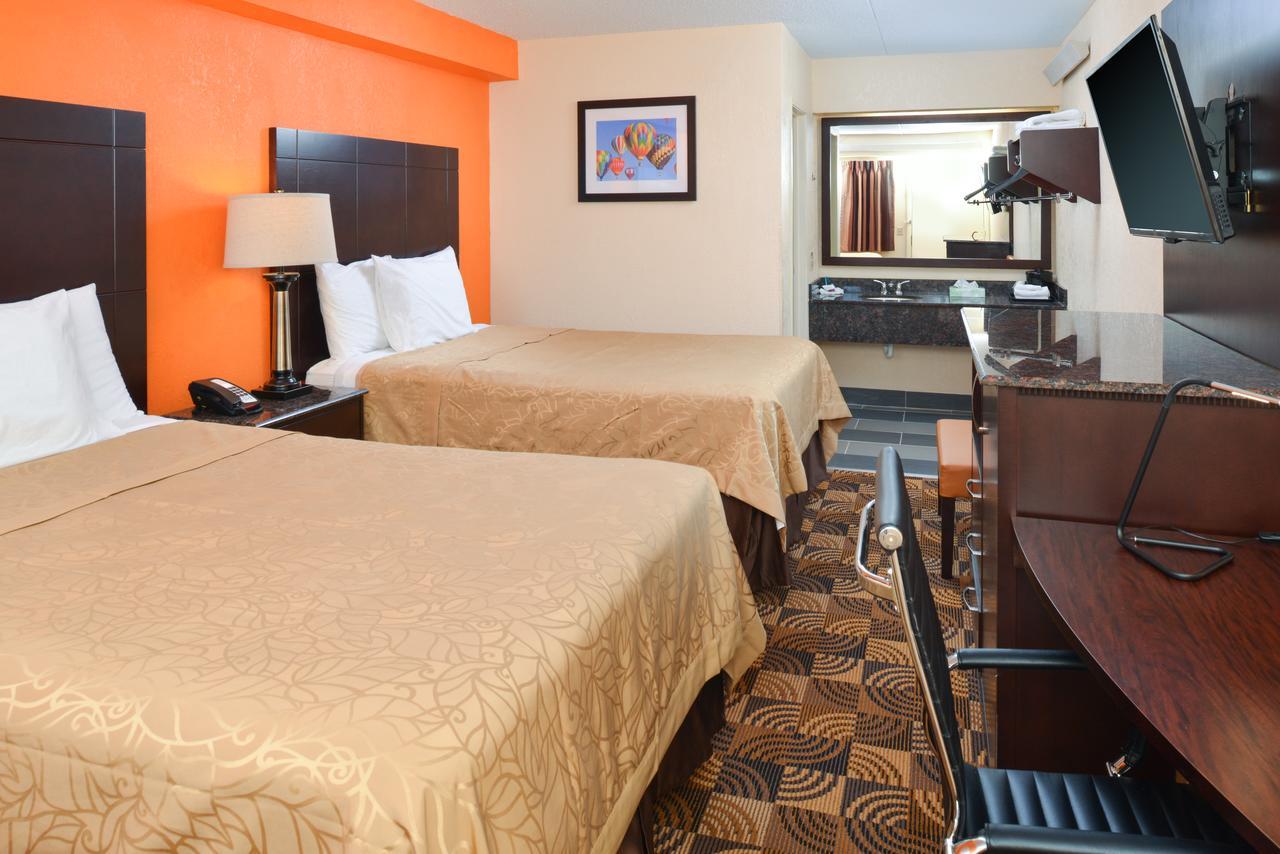 Americas Best Value Inn-Pittsburgh Airport Coraopolis Екстериор снимка